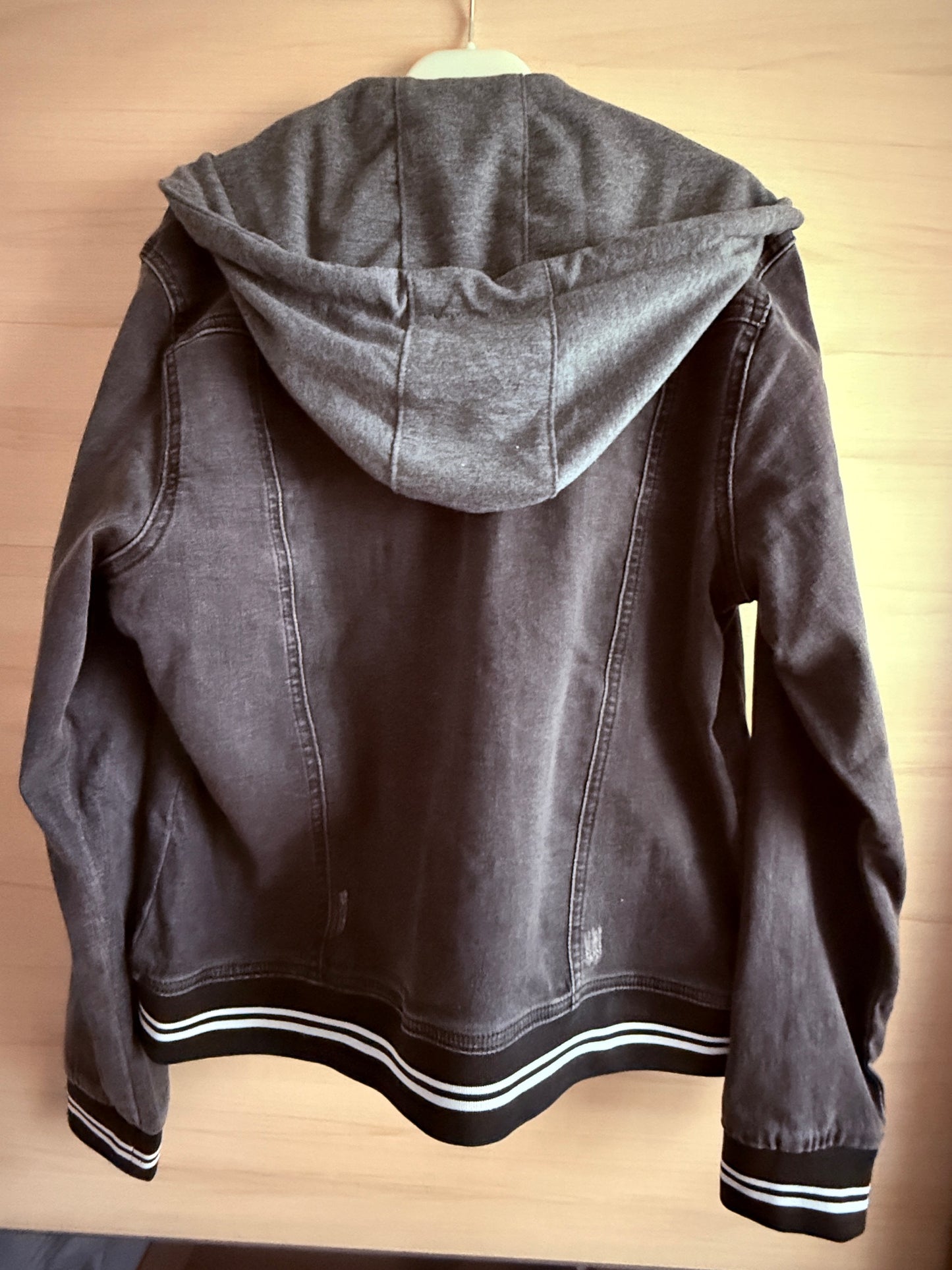 Freizeit und Sportjacke von Felix Bühler - Swiss Design