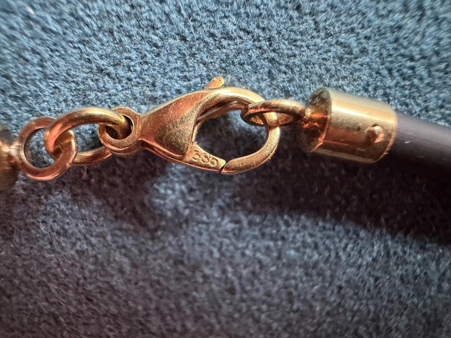 Kautschukkette mit Gelbgoldverschluss Verschluss 14K (585)