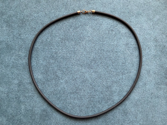 Kautschukkette mit Gelbgoldverschluss Verschluss 14K (585)