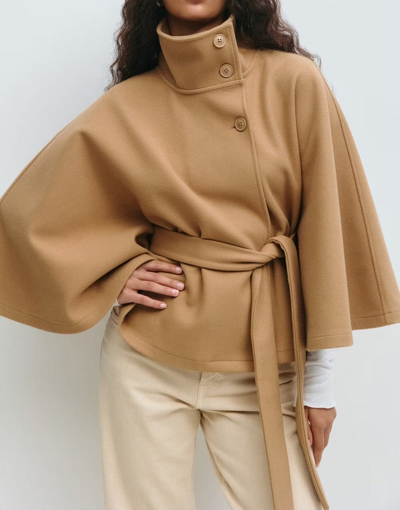 Damen Trenchcoat mit hohem Halsausschnitt, modischen Fledermausärmeln und Gürtel