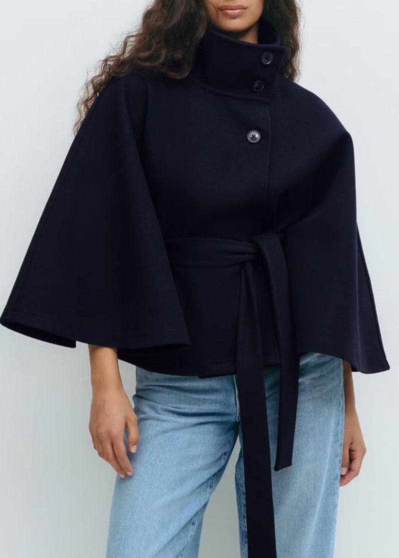 Damen Trenchcoat mit hohem Halsausschnitt, modischen Fledermausärmeln und Gürtel