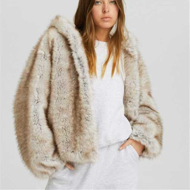 Women's faux fur jacket in apricot
